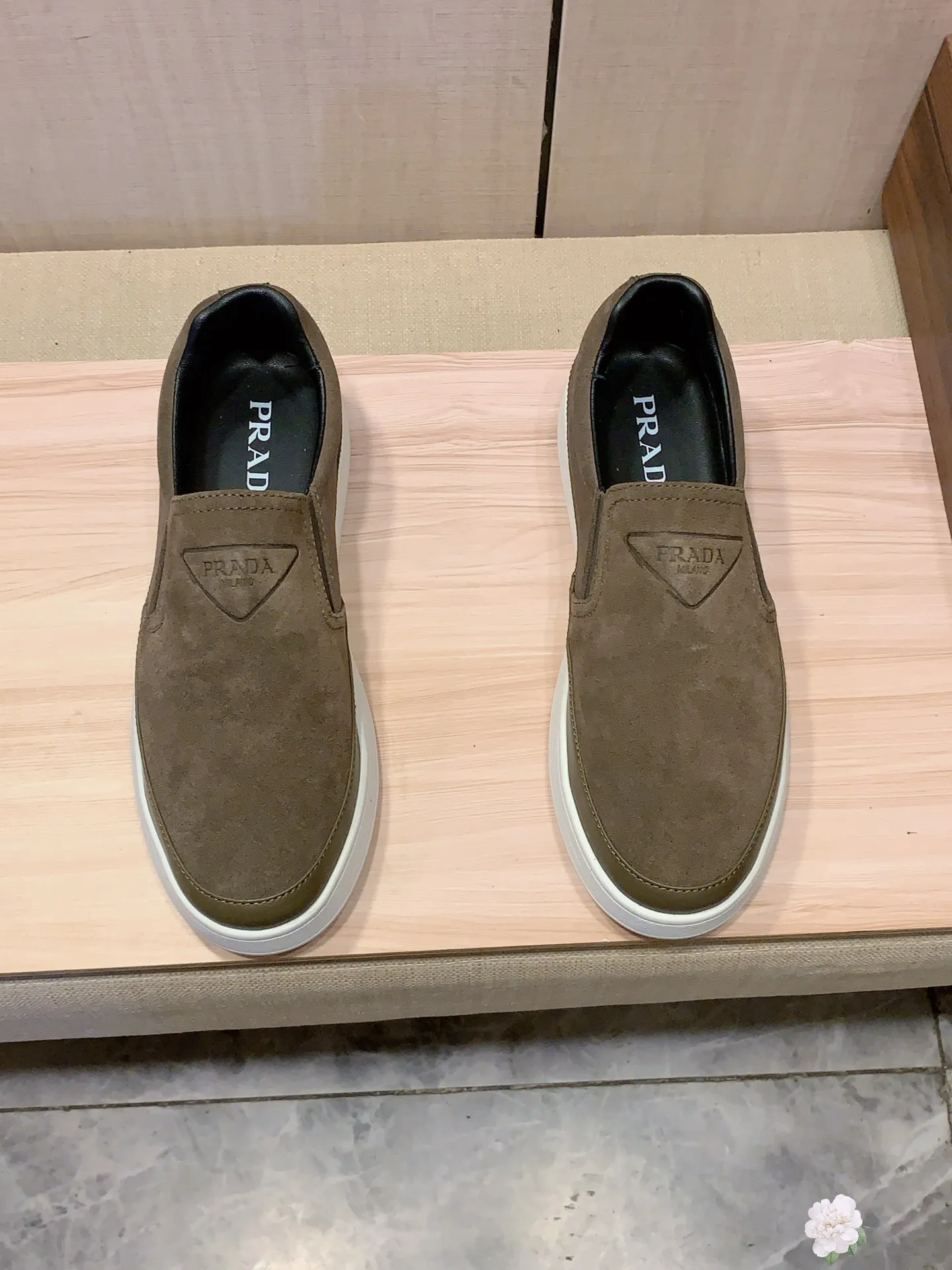 Men's Men's Shoes💰442💰💰🎩🎩[Lightning][Lightning] "PRADA*" The latest and most popular casual shoes, top brand [seduce] luxury ~ purchasing agency, top quality ~. [Strong] The upper is made of imported breathable cowhide with material ➕ breathable sheepskin feet (•) and fine workmanship. The original stylish and stylish soft rubber wear-resistant and non-slip outsole is light and comfortable on the feet. The real thing looks better when photographed. b66: code: 38-44, 4️⃣ colors selected